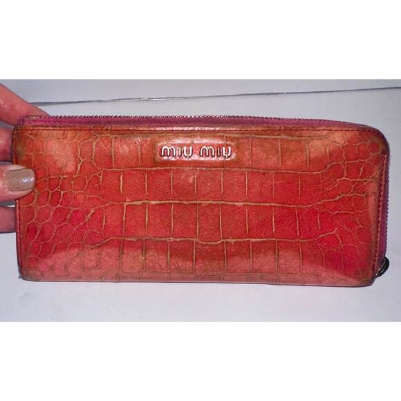 Miu Miu Pink Croc Embossed Leather Zip Around Wallet Authentic - Picture 3 of 13